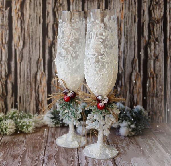 Как украсить бокалы на свадьбу? Фото идеи декора свадебных бокалов жениха и невесты