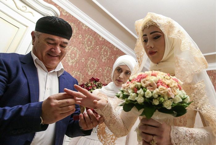 Как празднуют традиционные чеченские свадьбы в Грозном (33 фото)