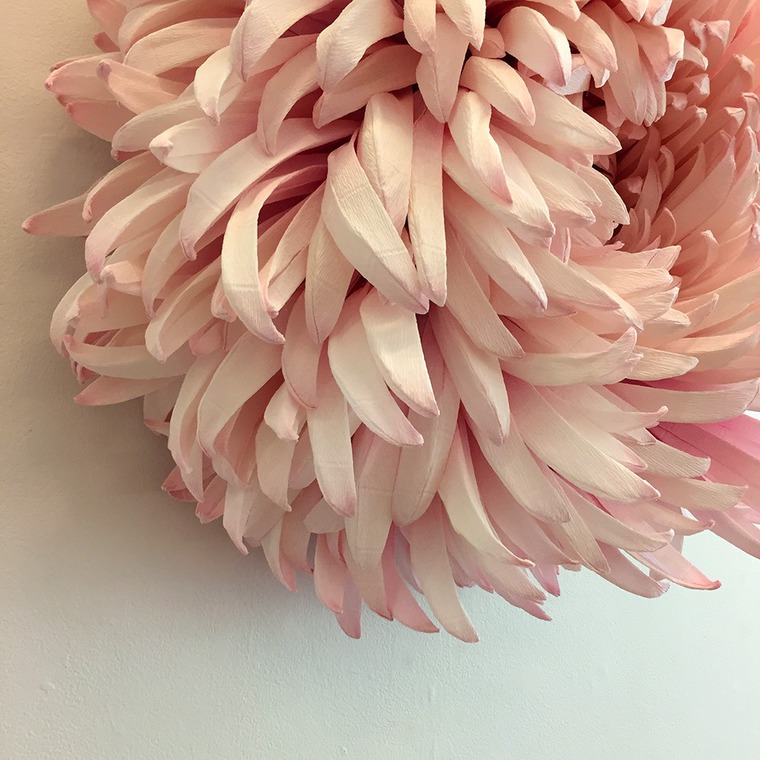 Гигантские цветы из бумаги от американской художницы Tiffanie Turner, фото № 7