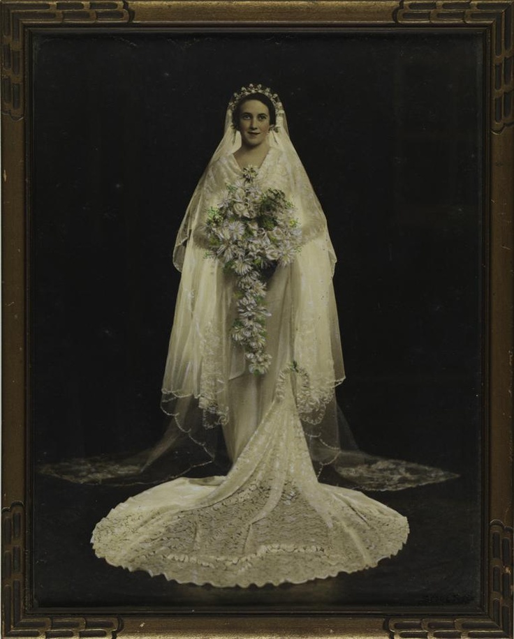 Подборка свадебных платьев разных эпох, фото № 13