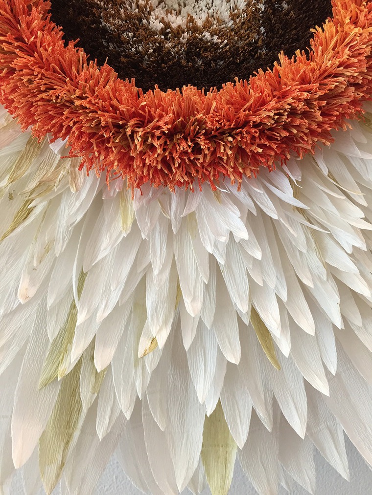 Гигантские цветы из бумаги от американской художницы Tiffanie Turner, фото № 5