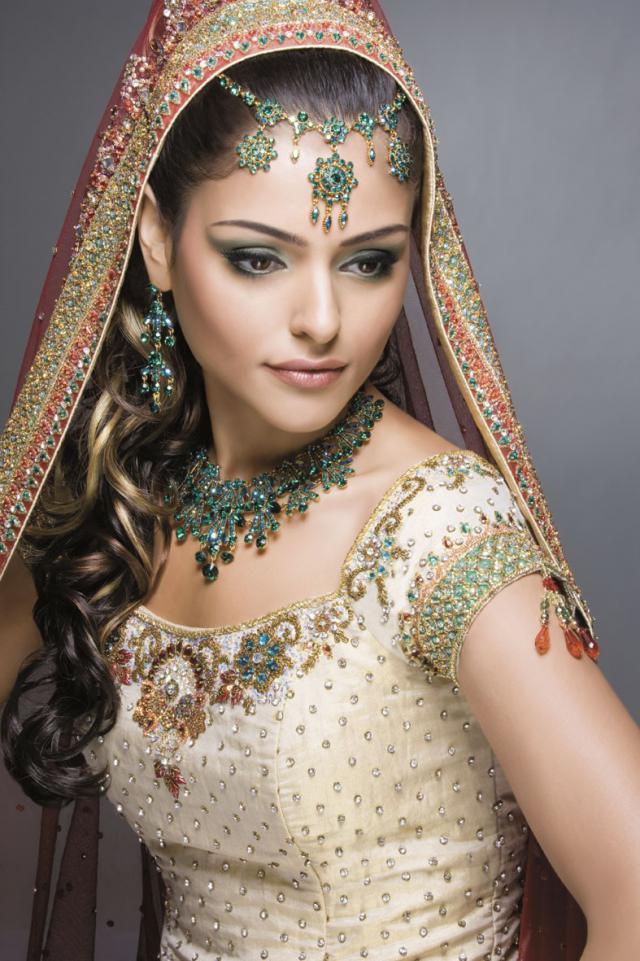 Потрясающе красивые свадебные наряды Индии, фото № 3