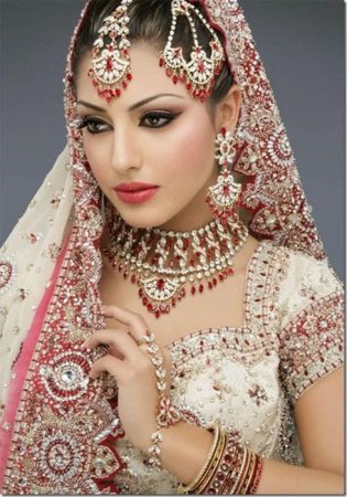 Наряды и украшения индийских невест, фото № 3