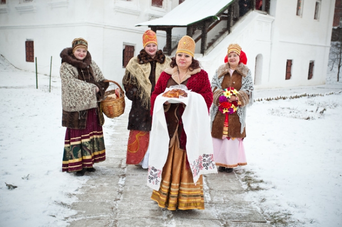 Зимняя современная свадьба в русском стиле: детали, создающие настроение, фото № 1