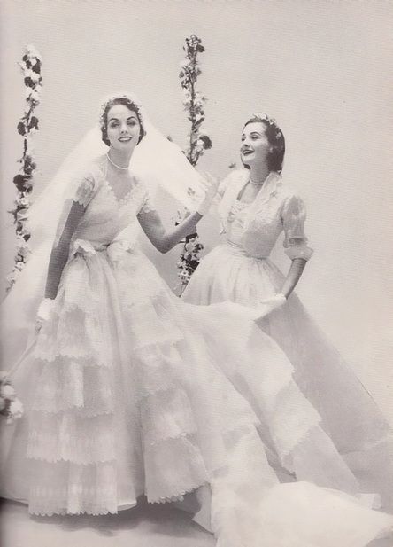 Подборка свадебных платьев разных эпох, фото № 28