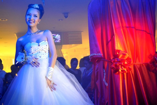Топ 10 самых дорогих свадебных платьев, фото № 2