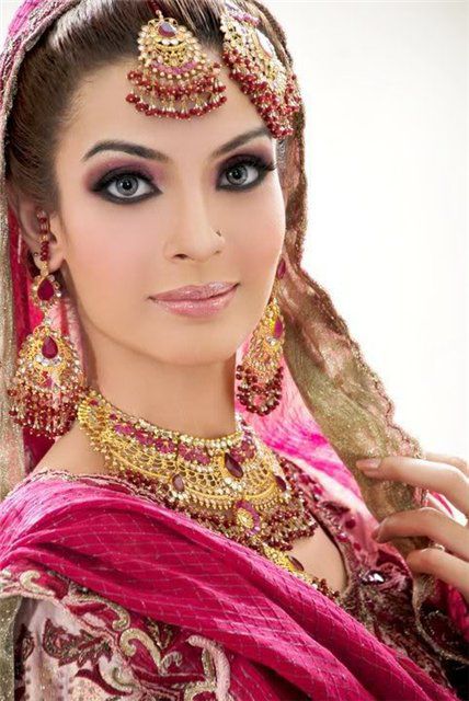 Наряды и украшения индийских невест, фото № 33