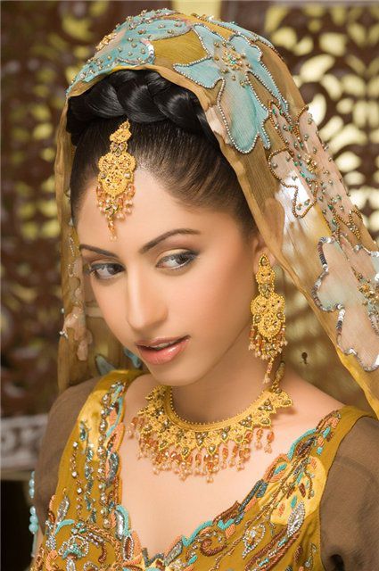 Наряды и украшения индийских невест, фото № 30