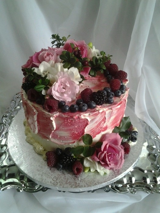 Торты с ягодами и цветами подборка фото (1)