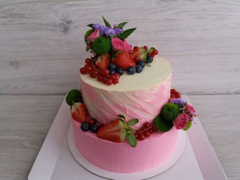 Торты с ягодами и цветами подборка фото (18)