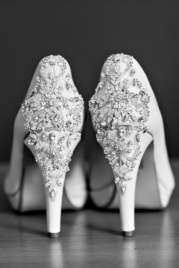 Декорированные свадебные туфли