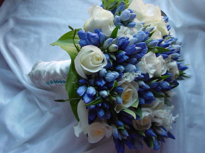 свадебный букет с синими цветами
