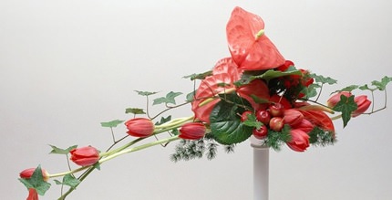 В салоне «Парижанка» на цветы с доставкой в Казани цены демократичные.