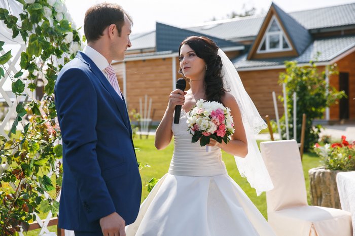 Какие вопросы про жениха и невесту задавать гостям на свадьбе