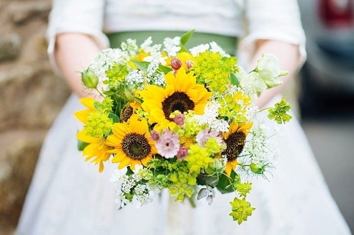Букет невесты в желтом цвете: как оформить и с чем сочетать