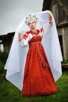 Русский свадебный наряд с фатой