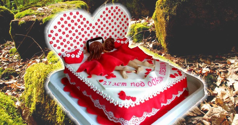 Подарок в виде торта мужу на свадьбу Красного дерева