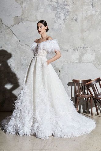 платья свадебное с перьями