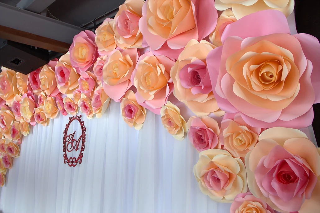 Декоратор Елена Суворова открыла секрет создания неповторимого интерьера с помощью гигантских цветов
