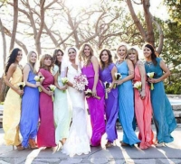thumbs_raznocvetnie-platya-dlya-podrujek-nevest-7 Разноцветная свадьба: яркий декор из микса любимых красок