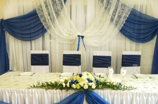 Свадебный зал с синей отделкой