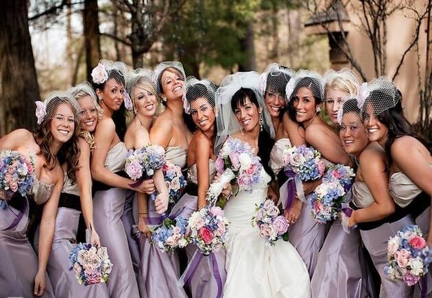 Невесты в сиреневых платьях