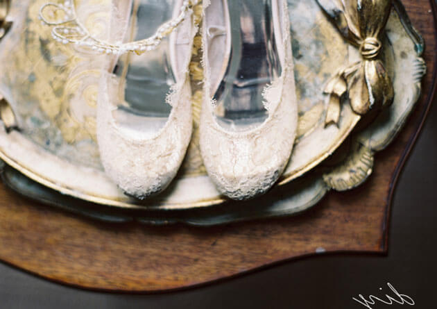 Стильные свадебные туфли без каблука
