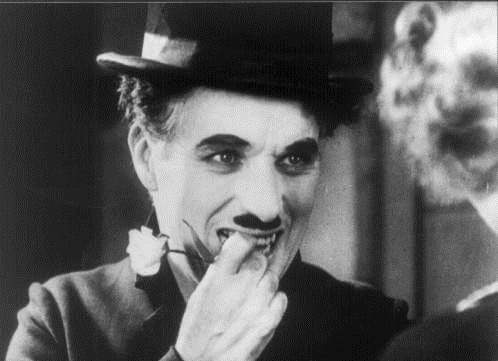 кадр из фильма про Чарли Чаплина
