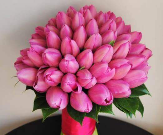 розовые тюльпаны в букете