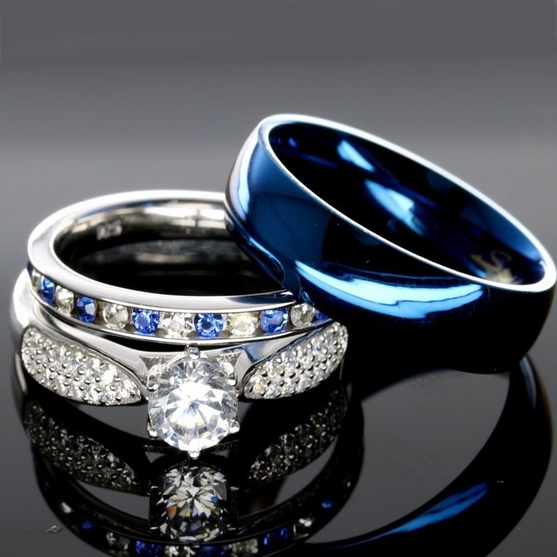 Обручальные кольца с синей эмалью