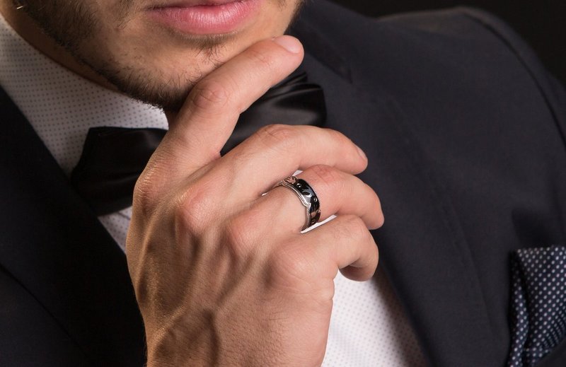 Черное обручальное кольцо для мужчины