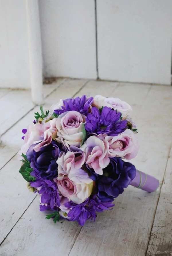Bridal bouquet for purple wedding