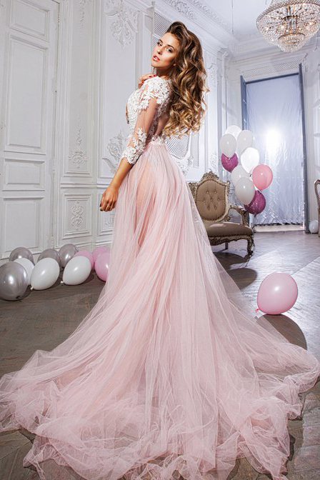 Розовое будуарное платье
