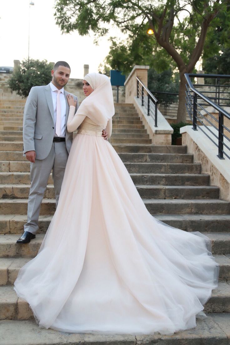 Свадебное пышное со шлейфом платье