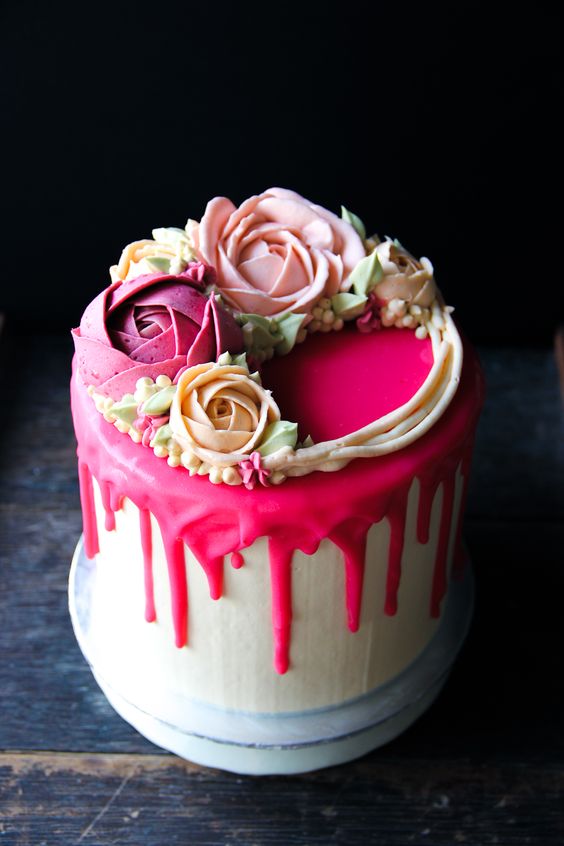 Розовый торт фото