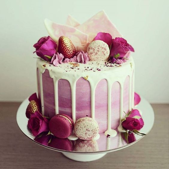 Розовый торт фото
