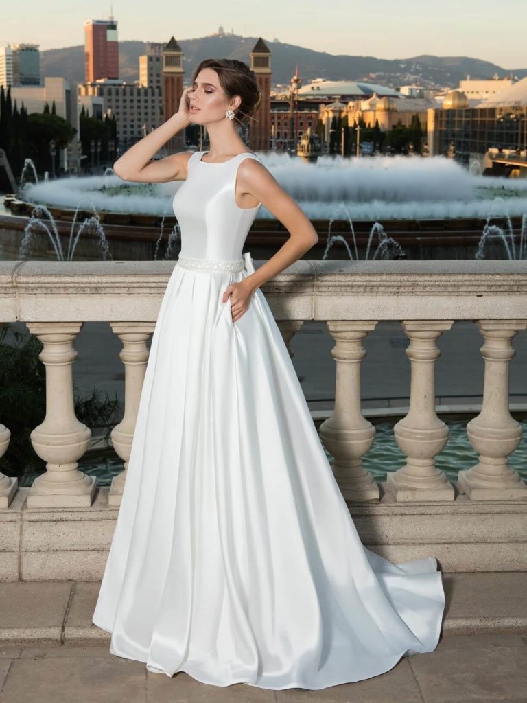 Атласное свадебное платье, вариант 18