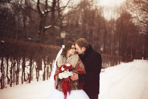 Празднование свадьбы зимой