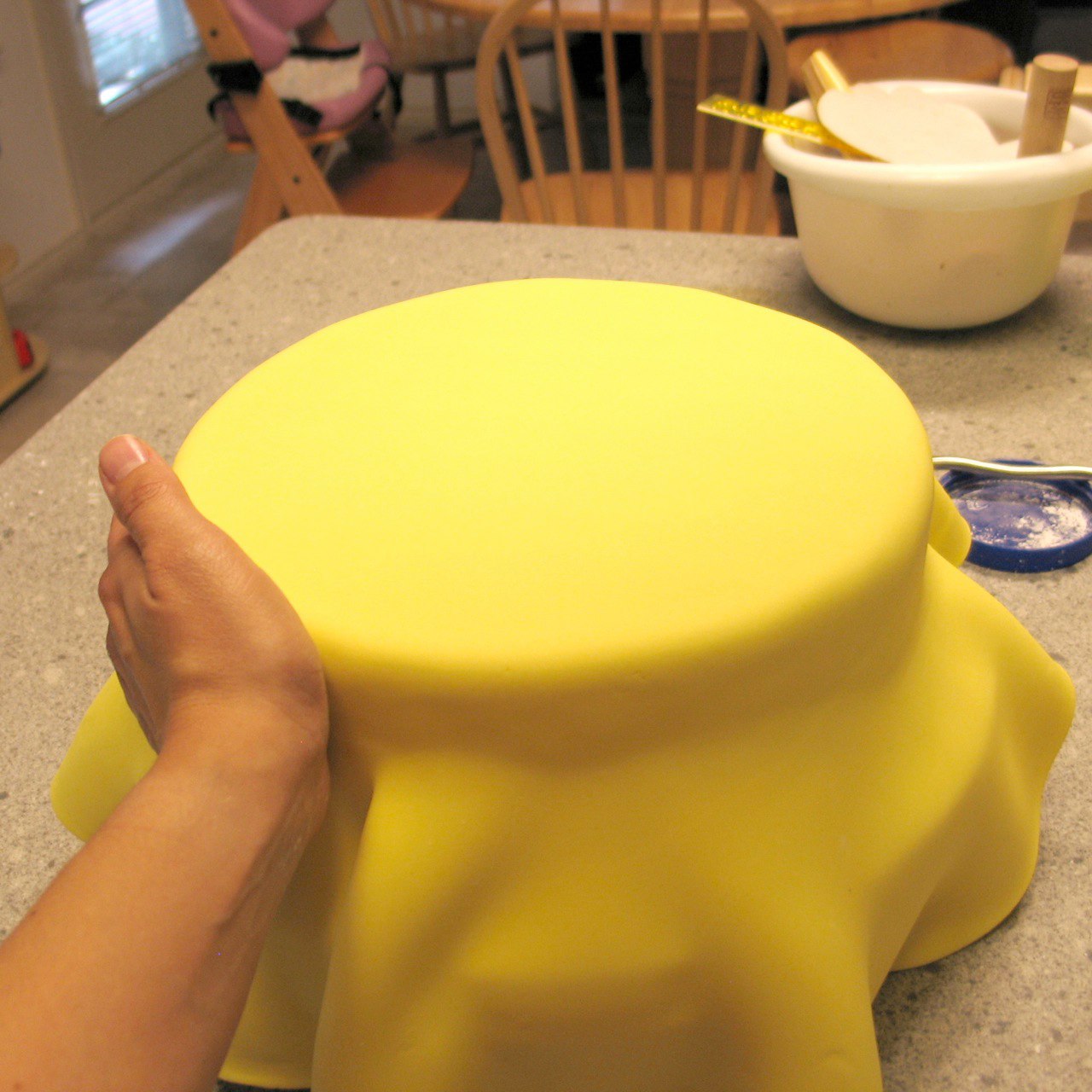 Подготовка торта к обтяжке мастикой