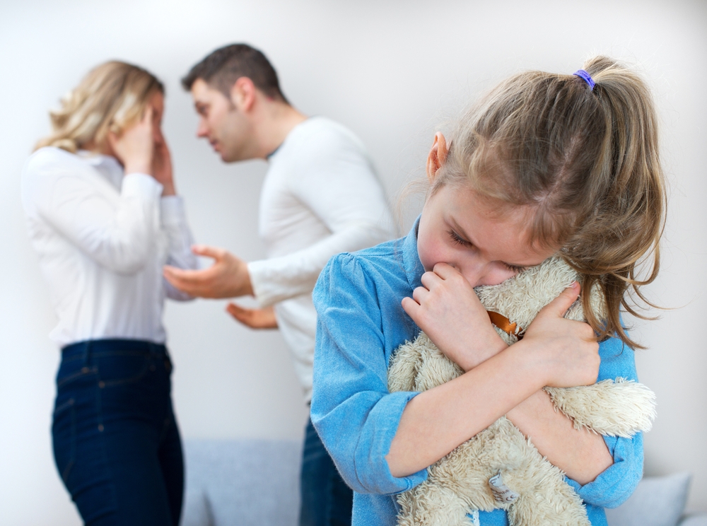 Важно учитывать наличие детей, для которых развод родителей может стать травмой