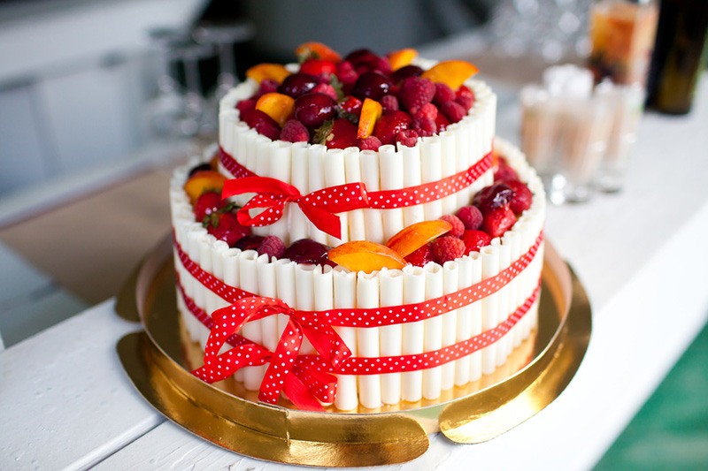 Красный свадебный торт фото 12