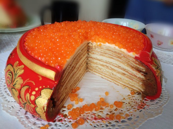 Необычный торт для свадьбы в русских традициях