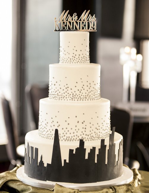 Свадебный торт с урбанистическими принтами