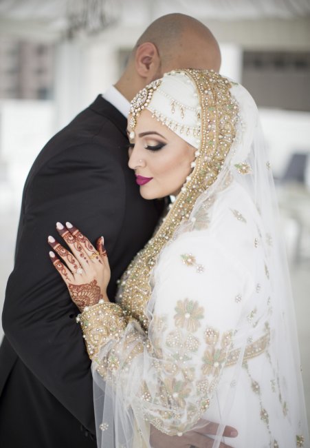 Невеста в хиджабе
