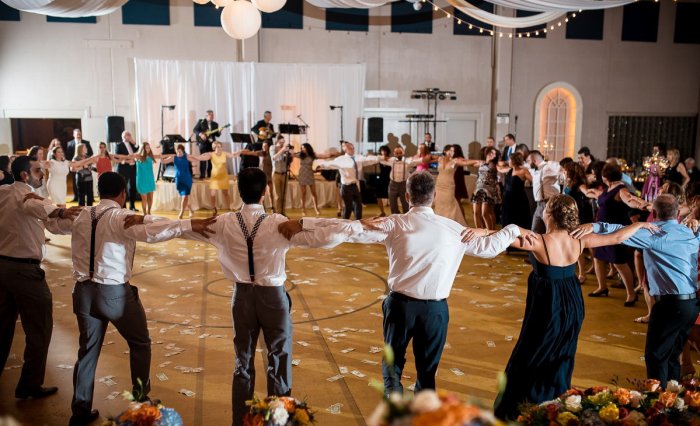 Греческий танец сиртаки на свадьбе