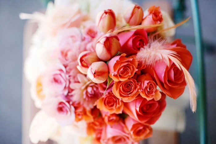Букет невесты из коралловых роз