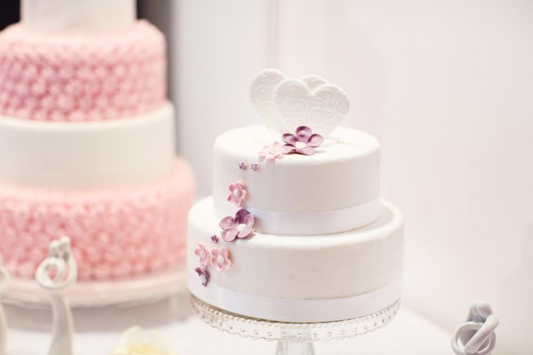 Нежное решение для свадебного торта