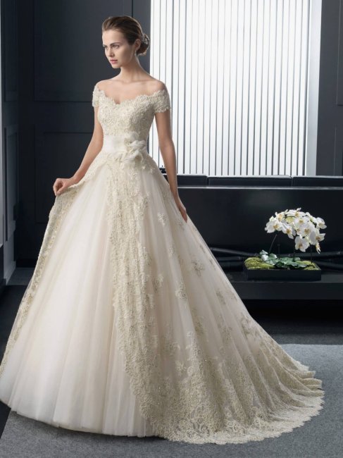 Свадебное классическое платье