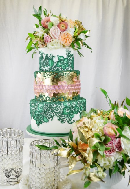 Свадебный торт с имитацией кружева