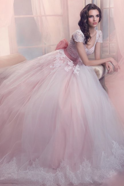 Пышное свадебное платье пастельно-розовых оттенков